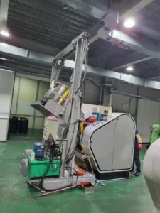 Three roll mill grinding colorful gouache paint paste to achieve fine particle size and smooth texture