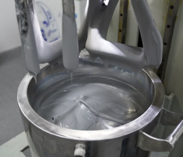 Vacuum planetary mixer for high viscosity solder paste